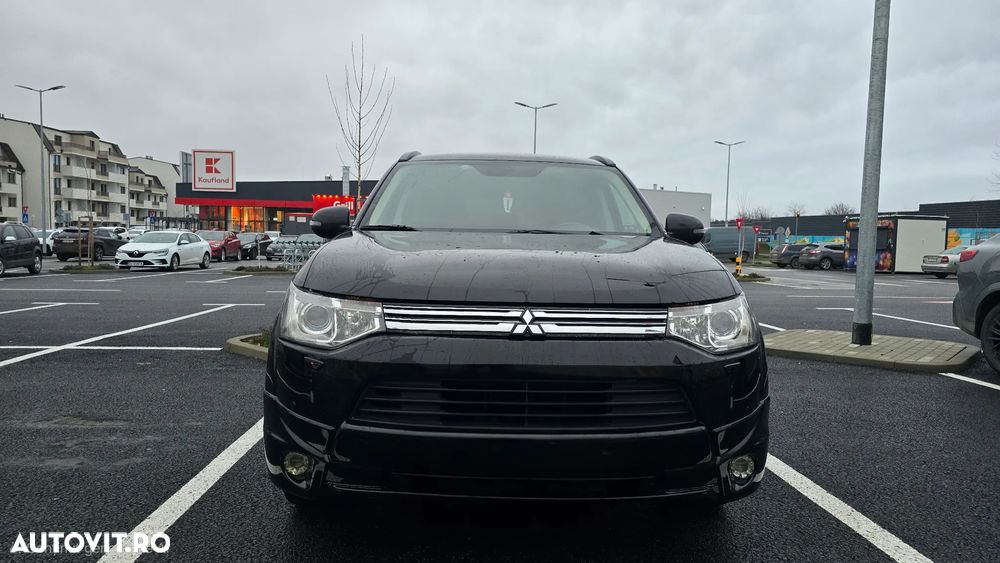 Mitsubishi Outlander 2.0 4WD Plug-In Hybrid Top - 8