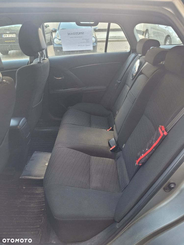 Toyota Avensis 2.0 D-4D - 16