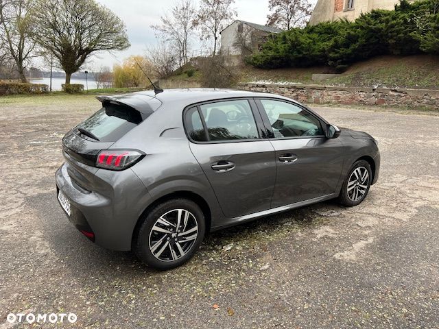 Peugeot 208 - 5