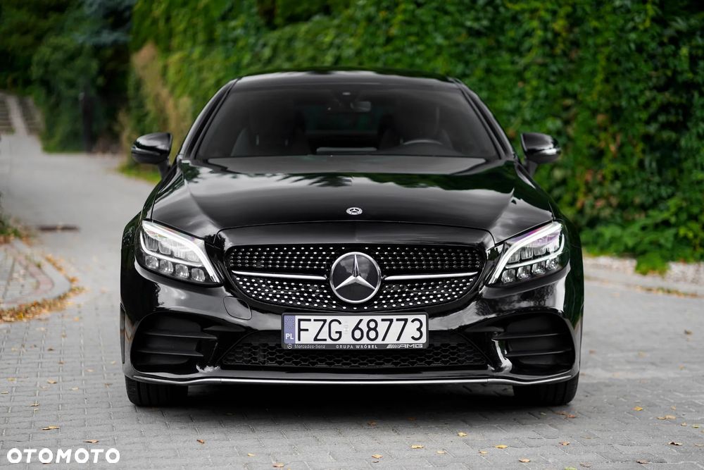 Mercedes-Benz Klasa C 300 Coupe 9G-TRONIC - 2