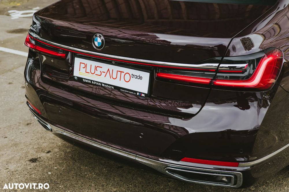 BMW Seria 7 730d xDrive MHEV - 12