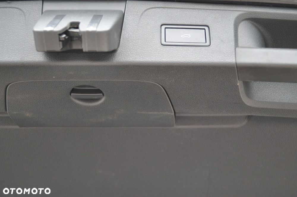 Volkswagen Passat - 36