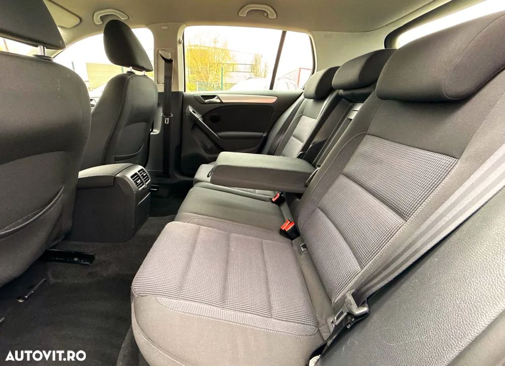 Volkswagen Golf 1.6 TDI DPF Comfortline - 20