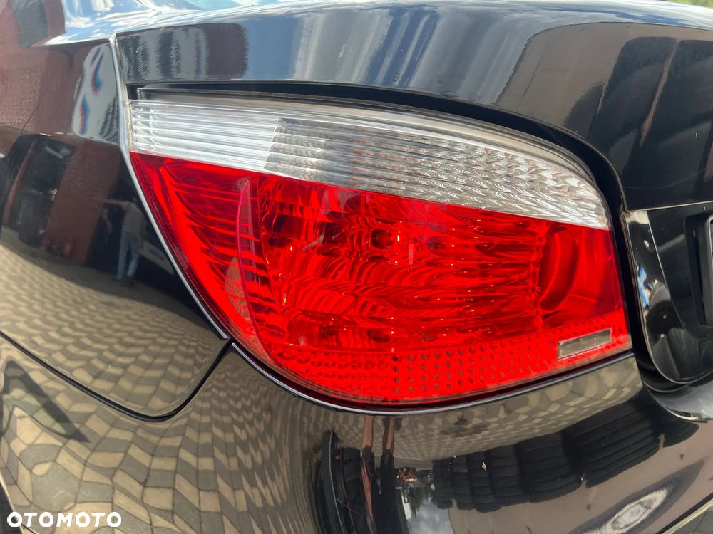 BMW E60 LAMPY TYŁ