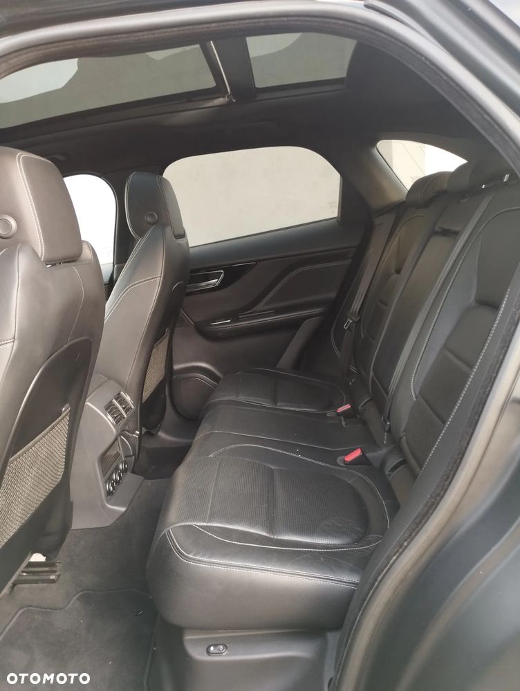 Jaguar F-Pace 20d AWD R-Sport - 9