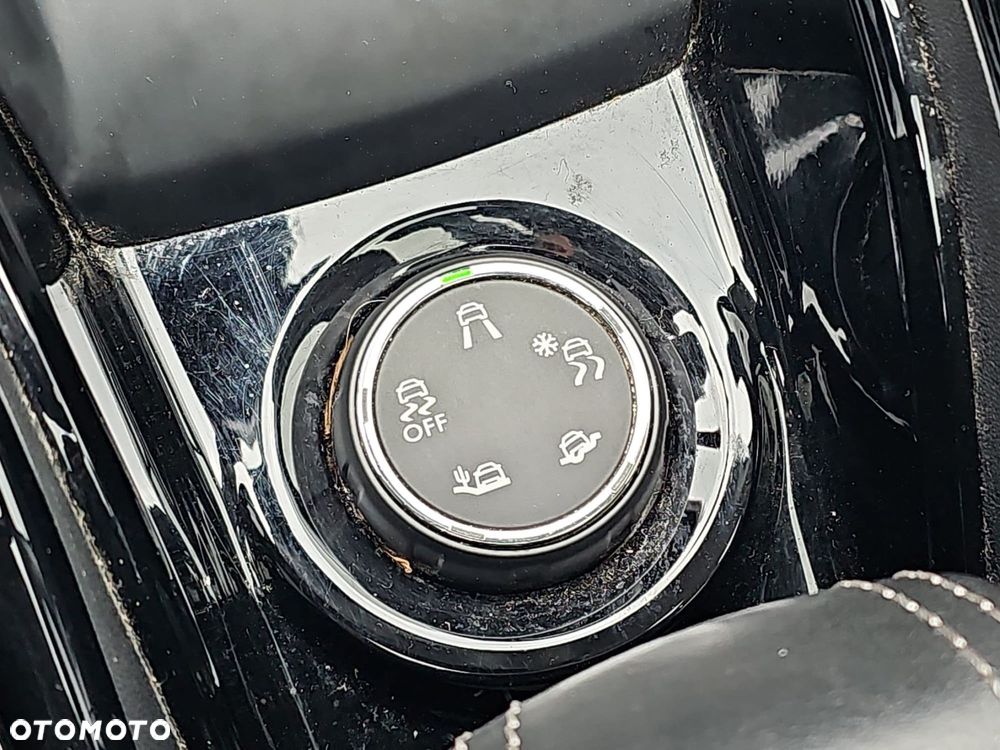 Peugeot 2008 1.2 Pure Tech GPF Allure S&S EAT6 - 27