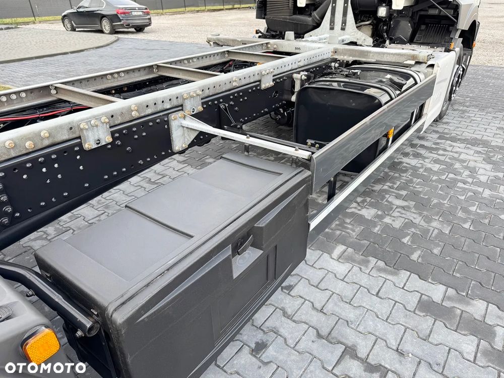 MAN TGS 18.330 / BDF / ACC / NAWIGACJA / WINDA / CAŁY NA PODUSZKACH / Z NIEMIEC - 18