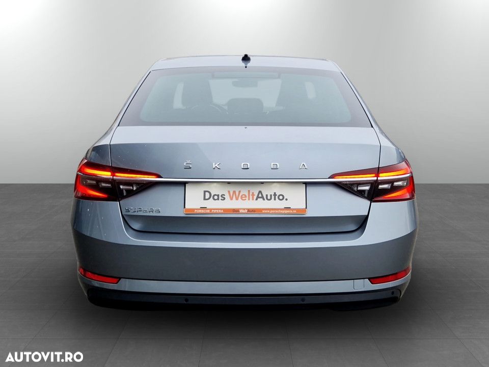 Skoda Superb 2.0 TDI DSG Ambition - 8