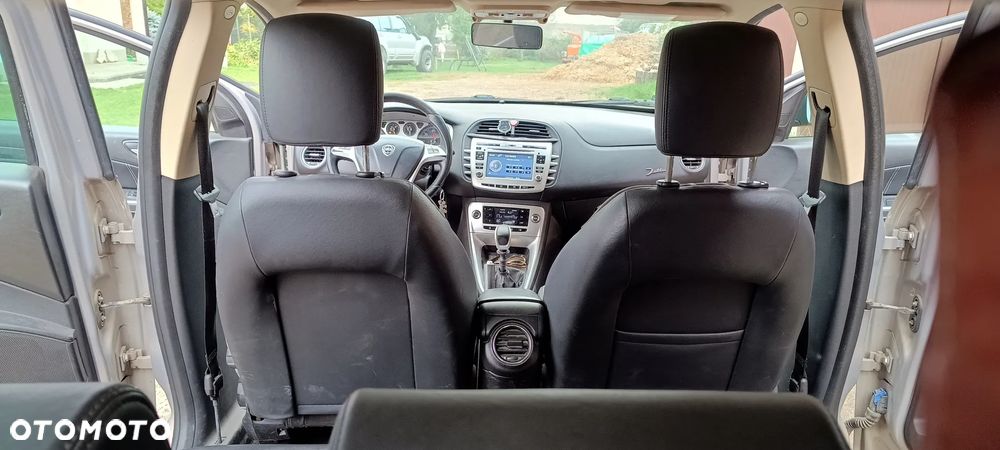 Lancia Delta 1.6 MJ Platino - 21