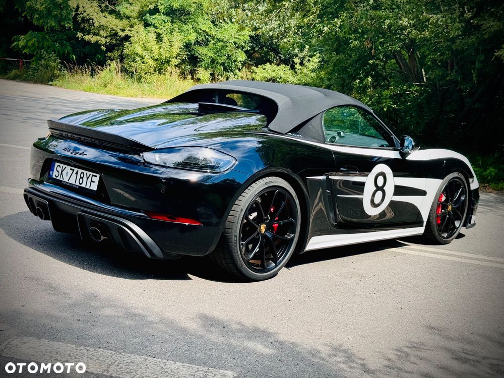 Porsche 718 Spyder - 10