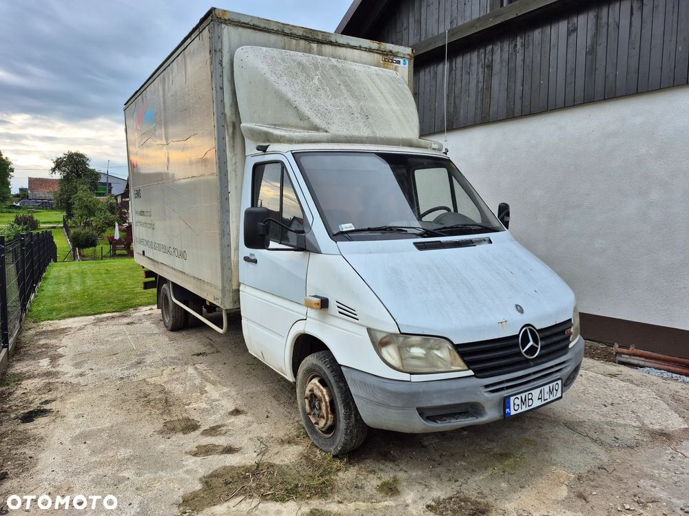 Mercedes-Benz Sprinter - 2