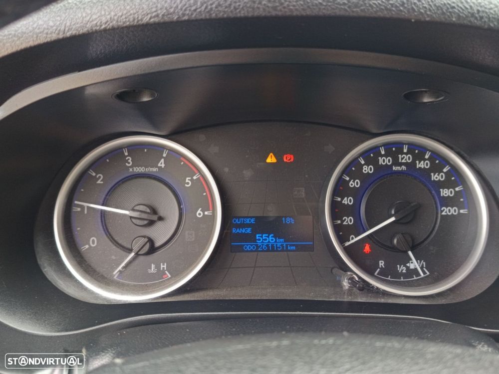 Toyota Hilux 2.4 D-4D 2WD CD CM - 14