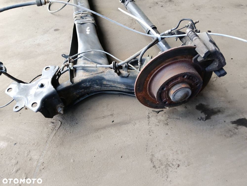 BELKA OŚ ZAWIESZENIA TYŁ TARCZE Z ABS RENAULT MEGANE III HB 5D - 5