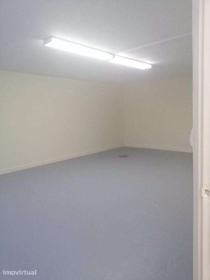 Espaço para Armazém/Arrecadação/Estúdio/Atelier/Zona Centro/Metro a... - Grande imagem: 4/5