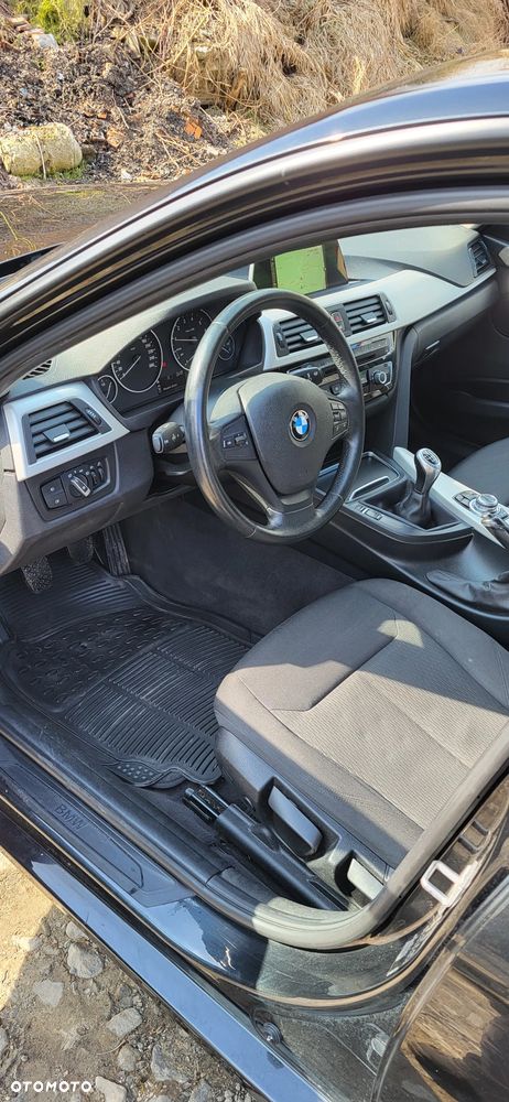 BMW Seria 3 318i - 3