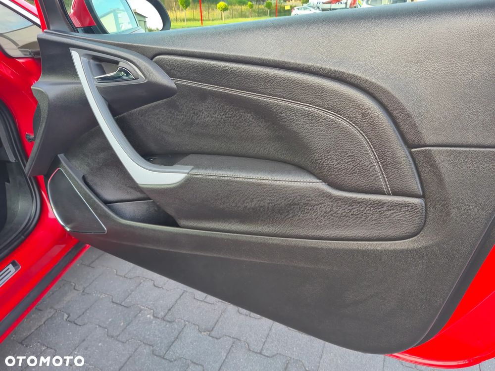 Opel Astra 1.6 Turbo Sport - 26