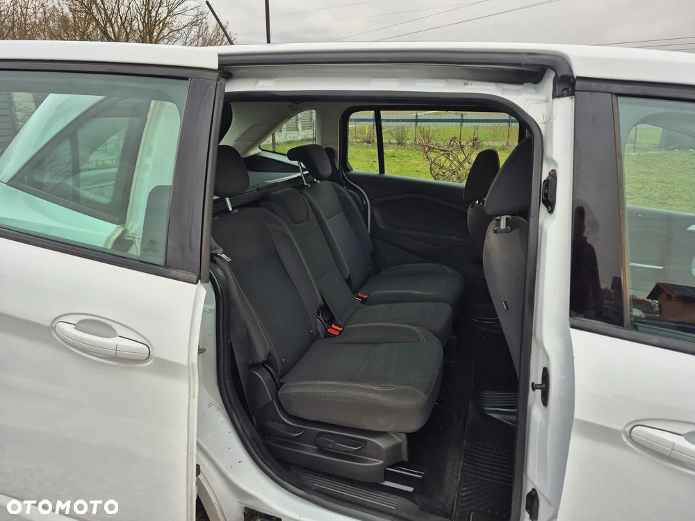 Ford Grand C-MAX - 31
