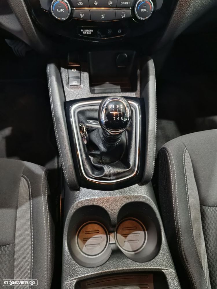 Nissan Qashqai 1.5 dCi N-Connecta - 11