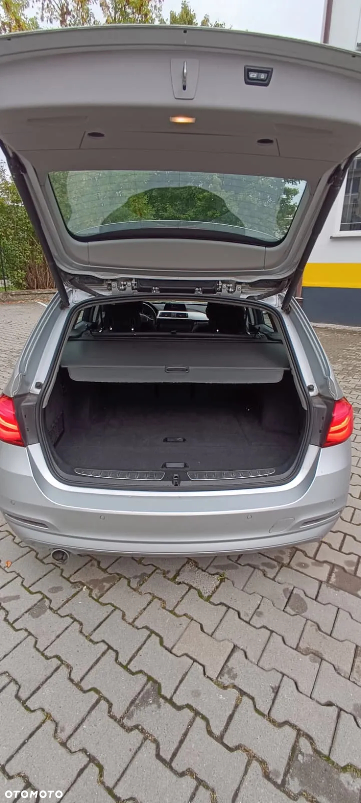 BMW Seria 3 318d - 26