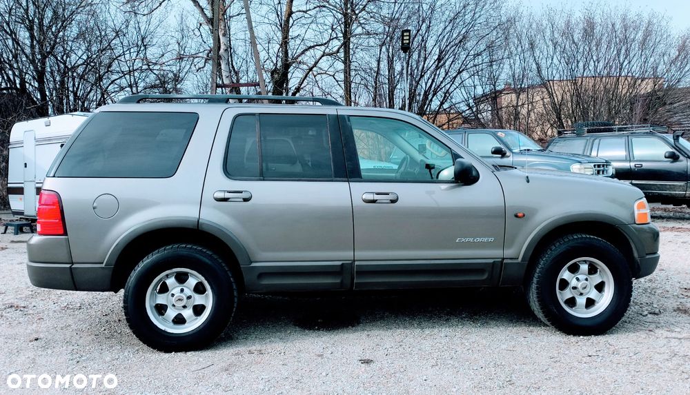 Ford Explorer 4.0 - 8