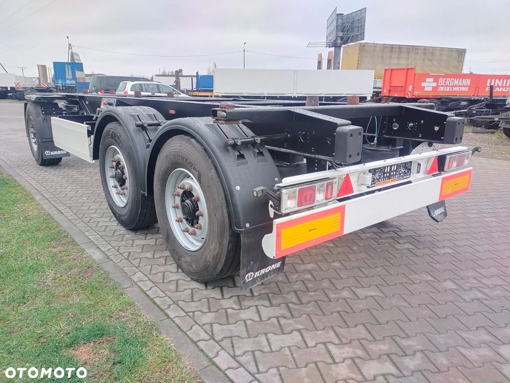 Krone Przyczep BDF 3 osie Gruba Solidna rama - 1
