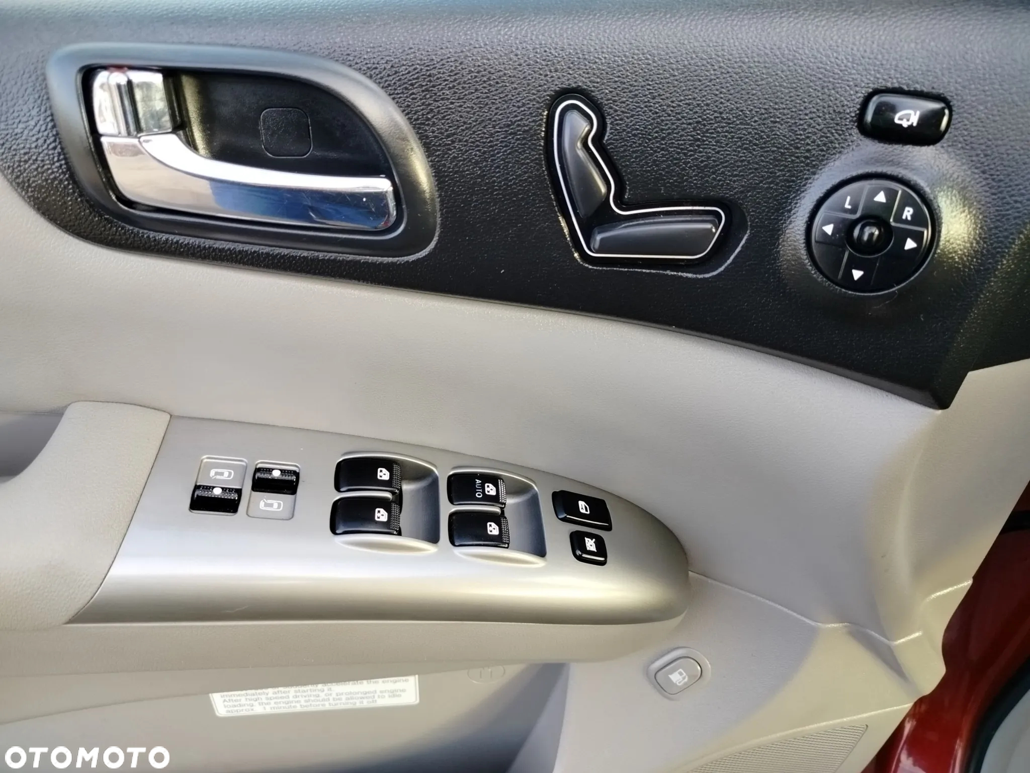 Kia Carnival - 26