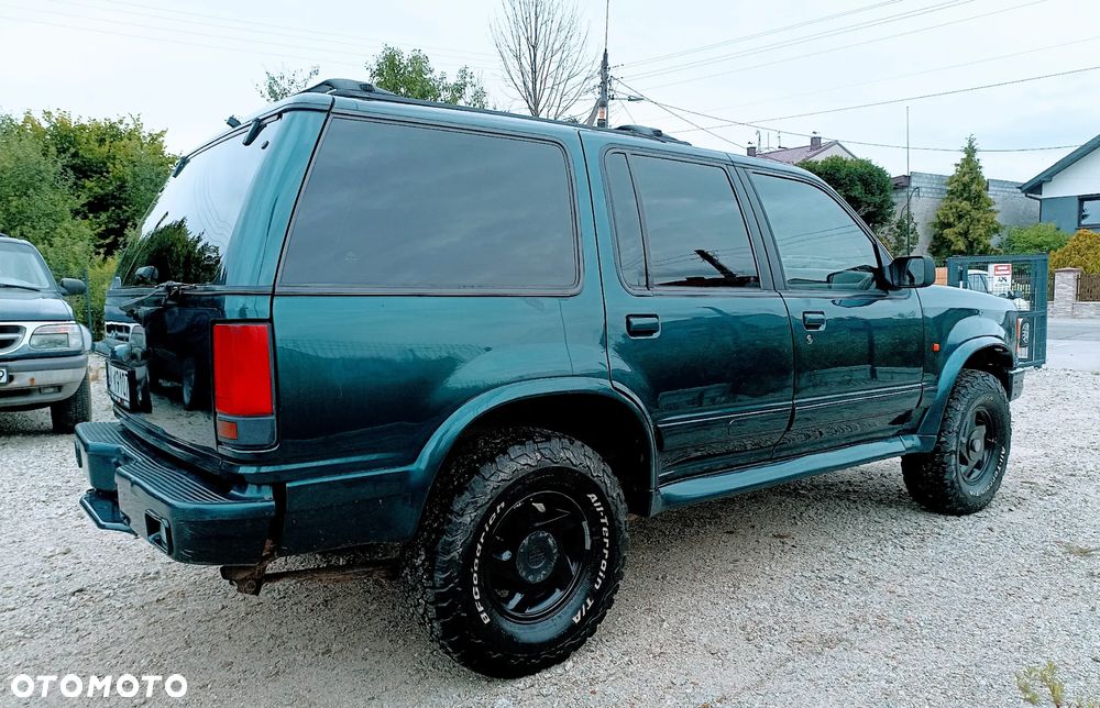 Ford Explorer - 11