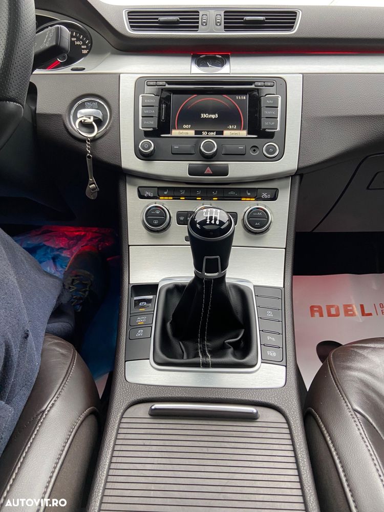 Volkswagen Passat 2.0 TDI 4Motion BlueMotion Technology Comfortline - 12