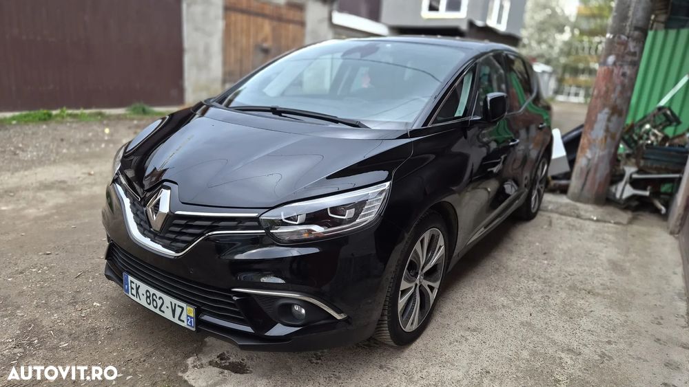 Renault Grand Scenic - 1