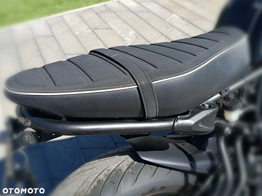 Yamaha XSR - 12