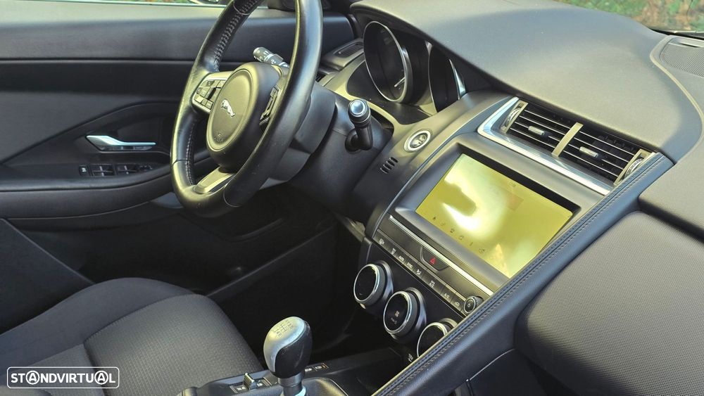 Jaguar E-Pace - 58