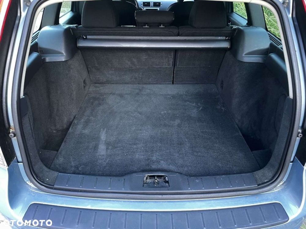Volvo V50 - 22