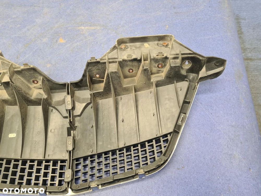 LANCIA PHEDRA ATRAPA / GRILL - 12