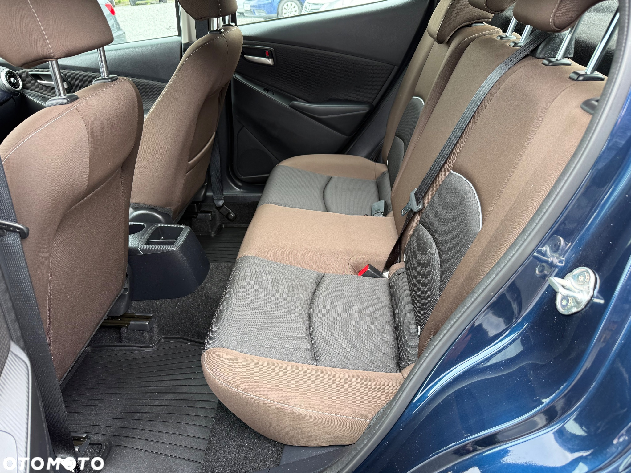 Mazda 2 SKYACTIV-G 75 M HYBRID Center-Line - 4
