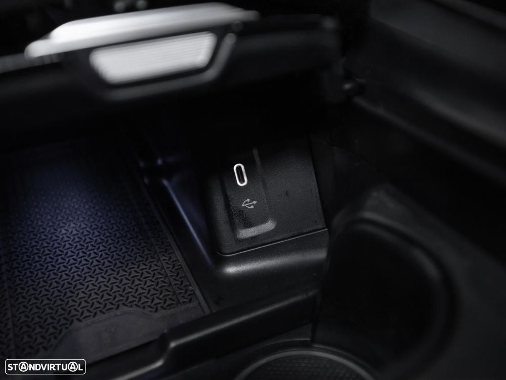 Mercedes-Benz GLC 300 e 4Matic 9G-TRONIC Edition Avantgarde - 32