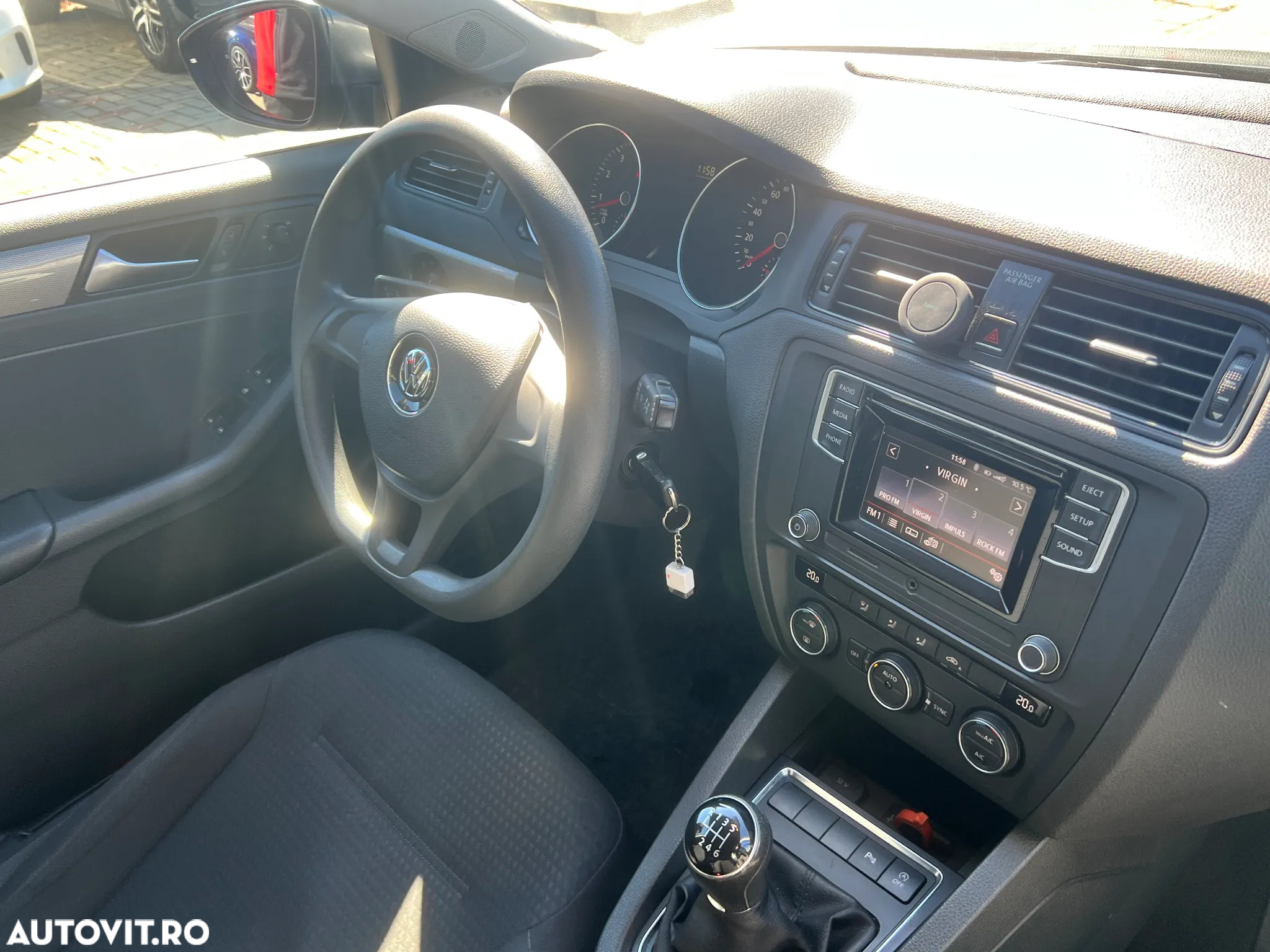 Volkswagen Jetta 1.2 TSI Trendline - 12