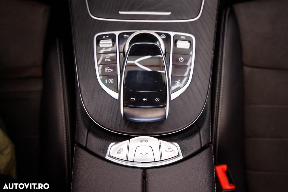 Mercedes-Benz E 220 d 4Matic 9G-TRONIC AMG Line - 32