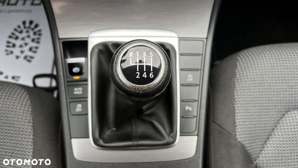 Volkswagen Passat 2.0 TDI BlueMotion Technology Comfortline - 21