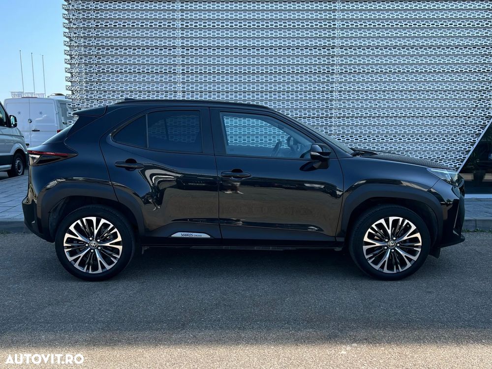Toyota Yaris Cross 1.5 VVT-i HSD 4x2 Exclusive Elegant - 3