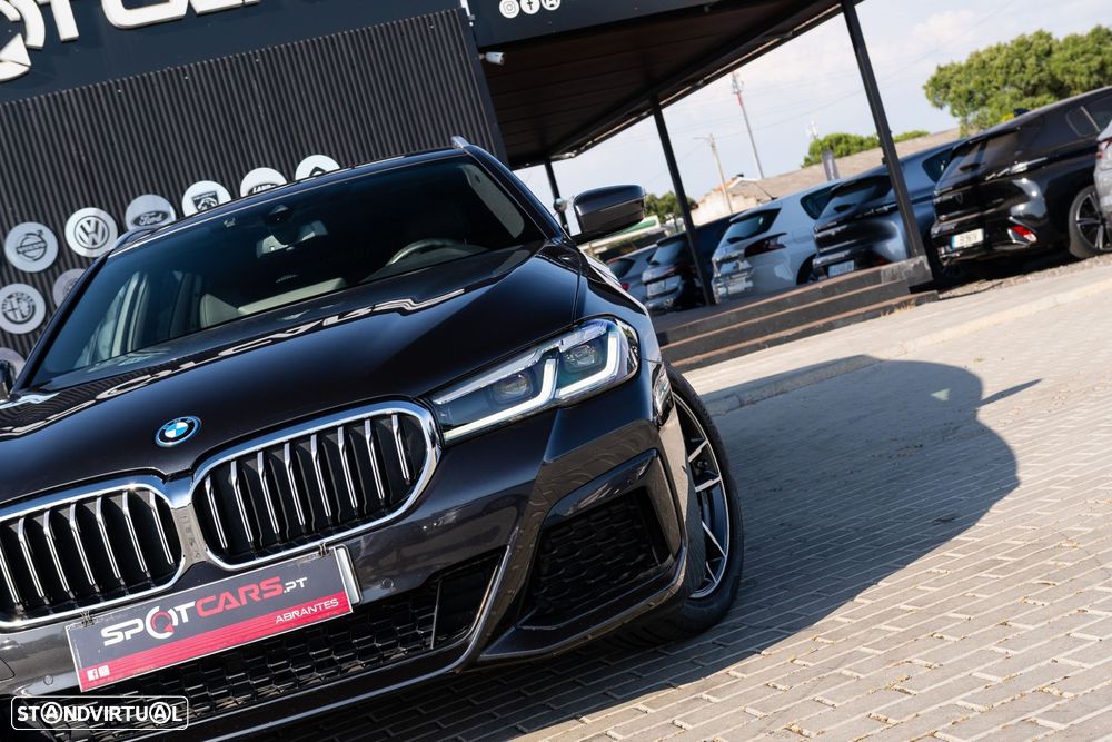 BMW 530 e Pack Desportivo M - 4