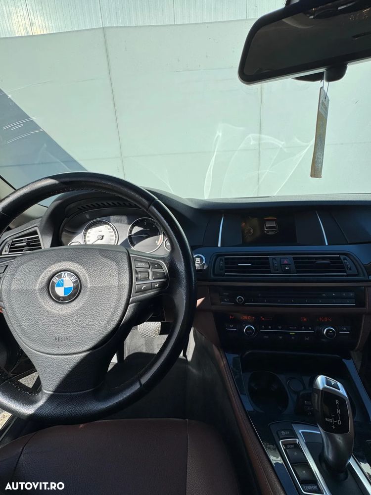 BMW Seria 5 520d - 13