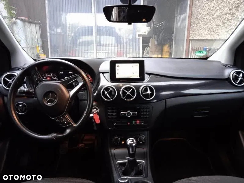 Mercedes-Benz Klasa B 180 (BlueEFFICIENCY) - 9