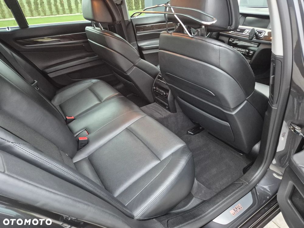 BMW Seria 7 730d - 19