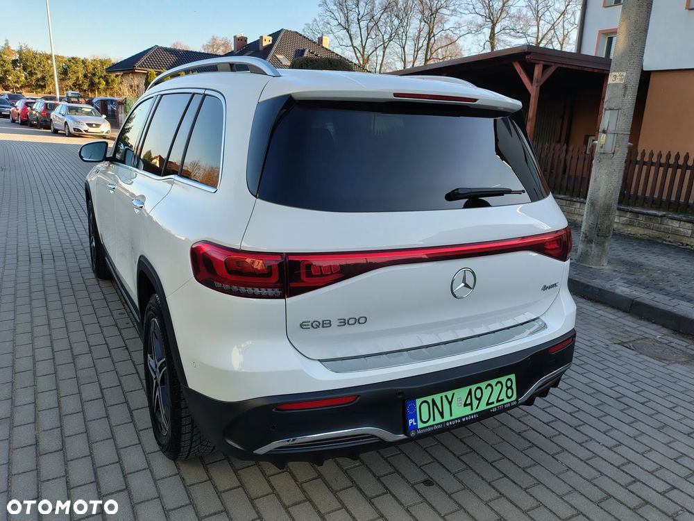 Mercedes-Benz EQB 300 4Matic AMG Line - 7
