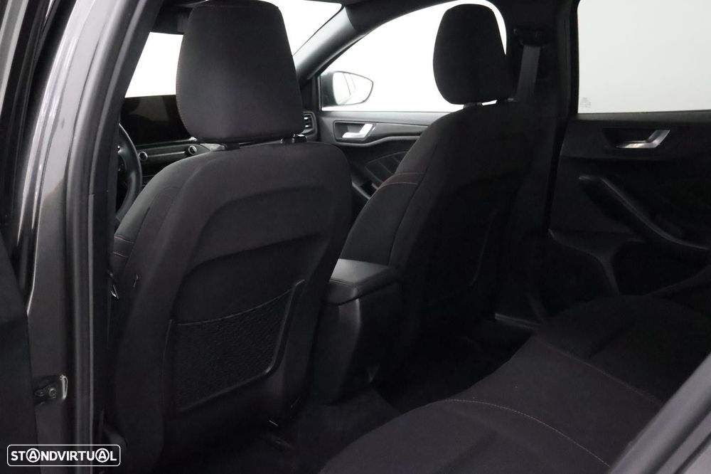 Ford Focus SW 1.0 EcoBoost MHEV ST-Line - 28