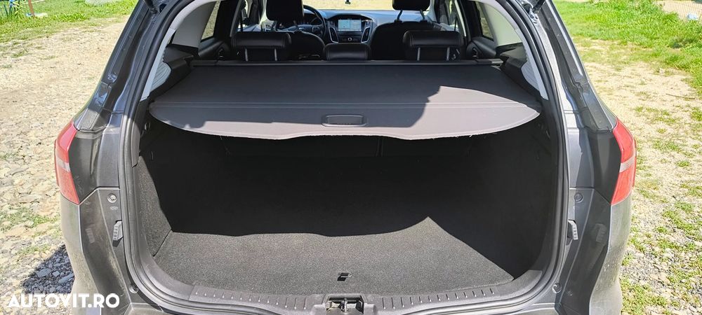 Ford Focus 2.0 TDCI Powershift Titanium - 9