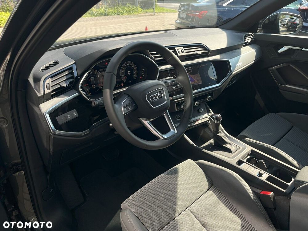 Audi Q3 Sportback - 11