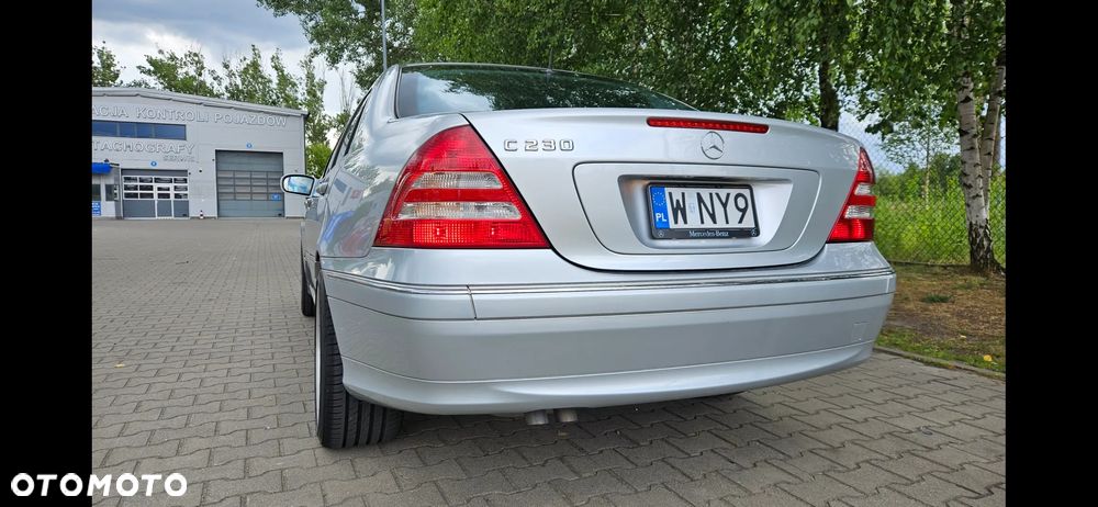 Mercedes-Benz Klasa C 230 7G-TRONIC Avantgarde - 17