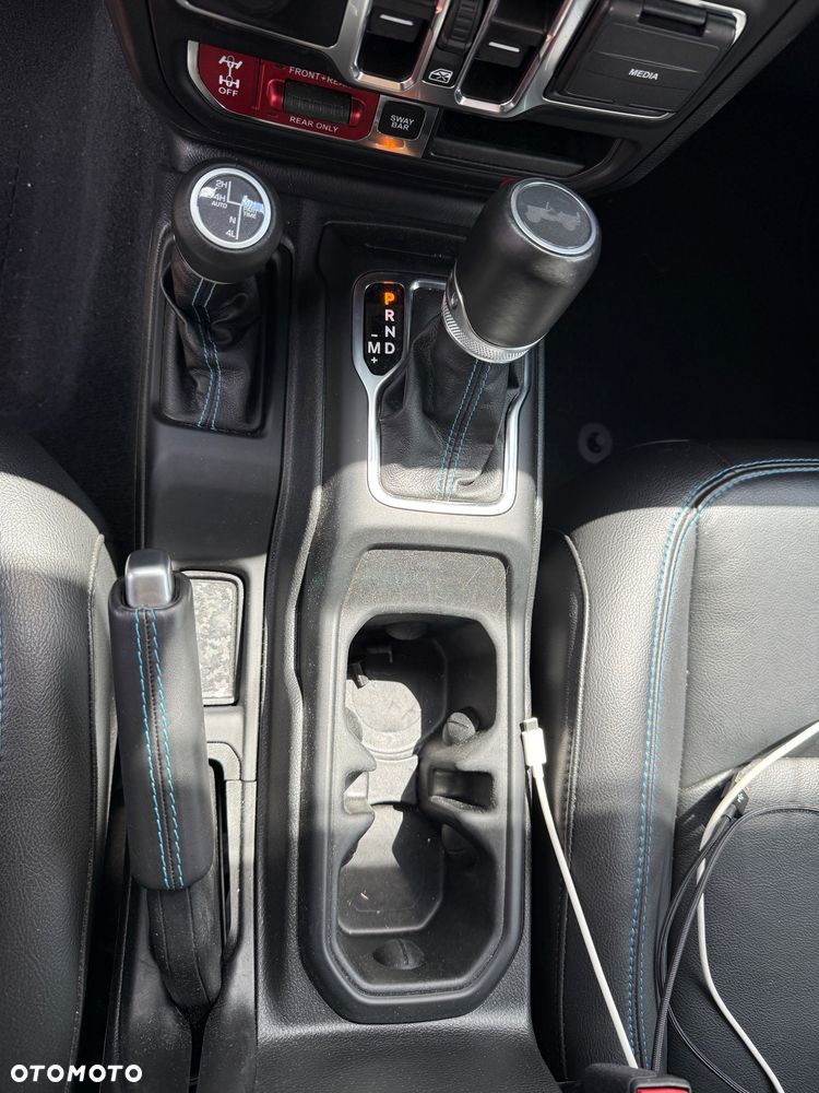 Jeep Wrangler - 32