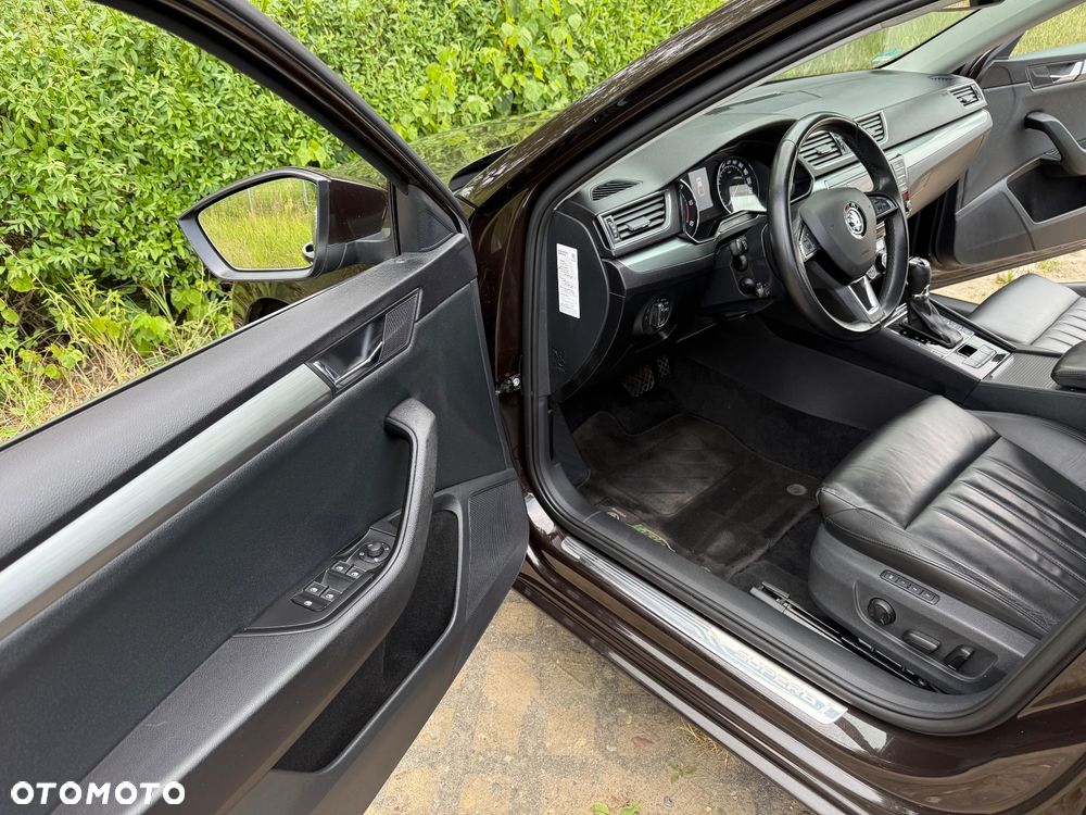 Skoda Superb 2.0 TDI DSG Ambition - 14